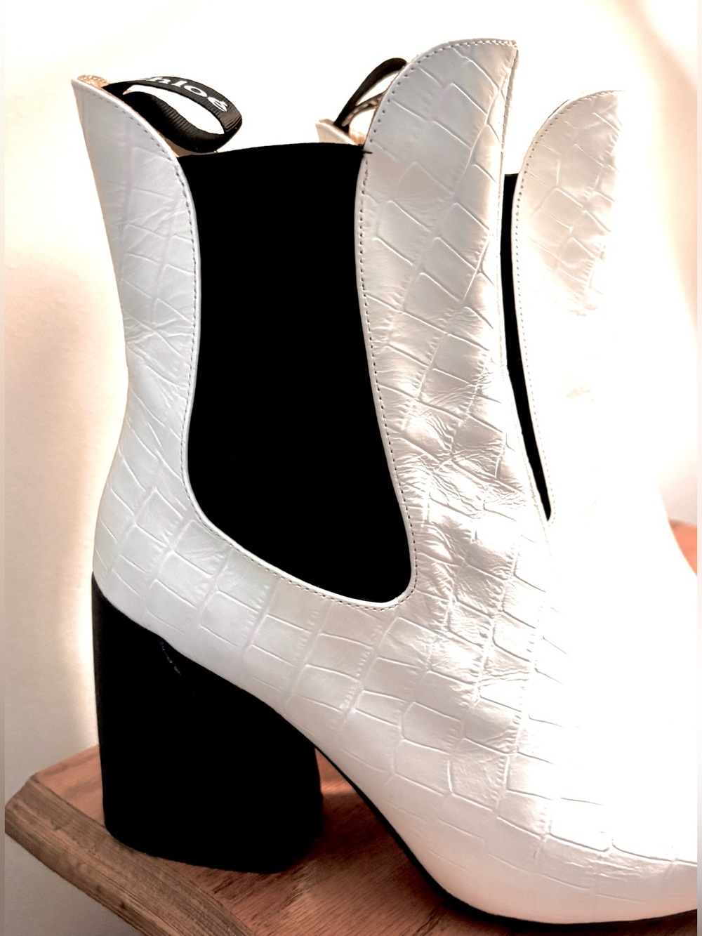 Chloe WAVE White Croc Embossed Leather Ankle Boots SZ.39/9 - Picture 2 of 10